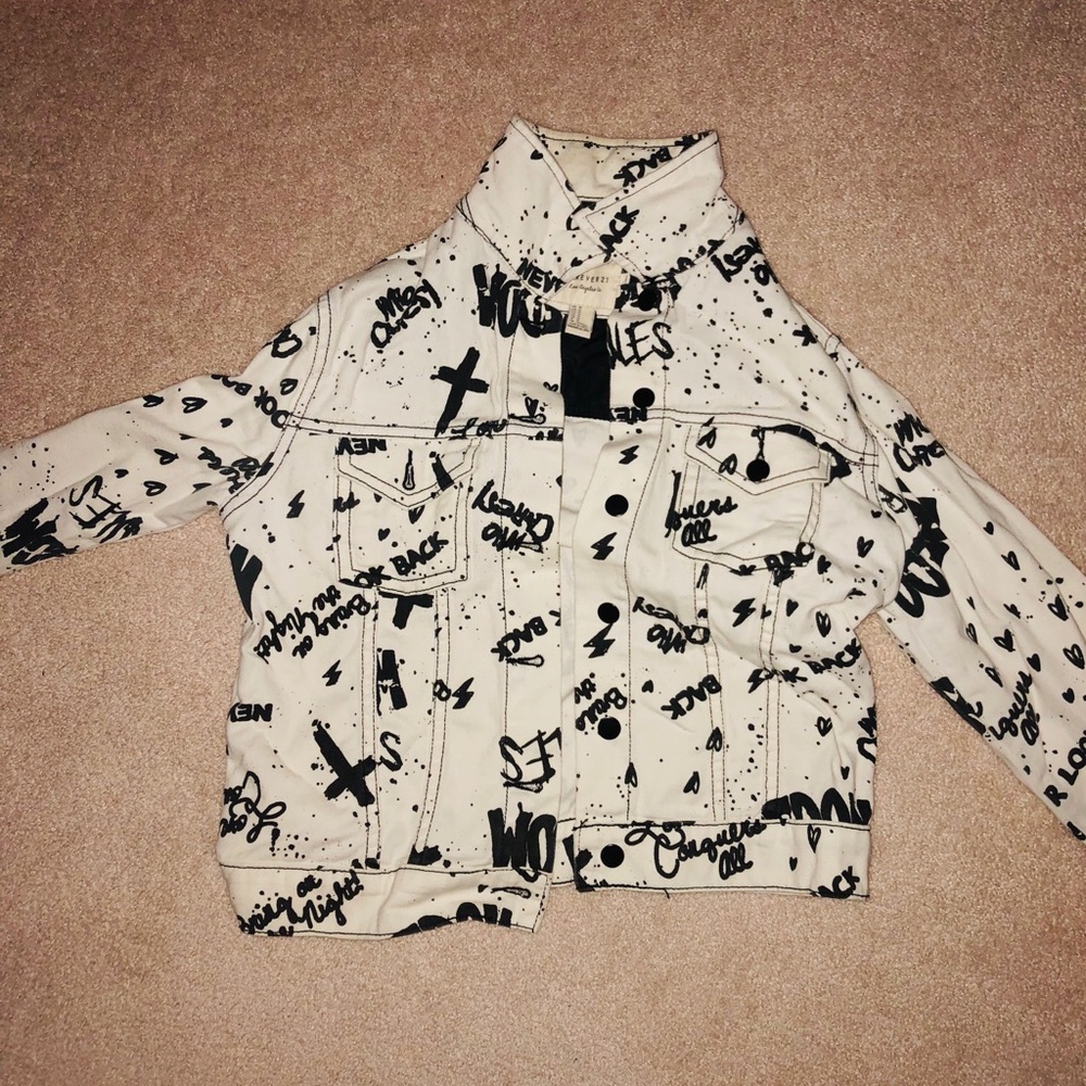 FOREVER 21 GRAFFITI DENIM JACKET
